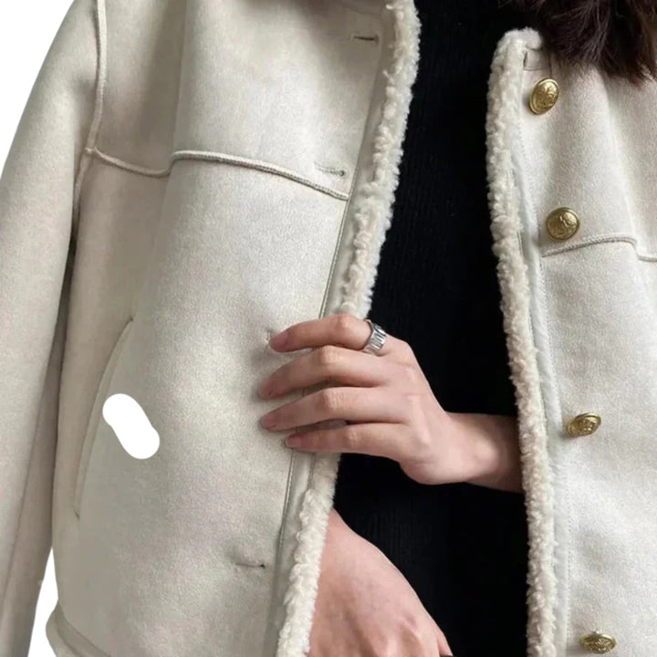 Winterjacke für Damen aus luxuriösem Material – Shearling und Knopfdetails